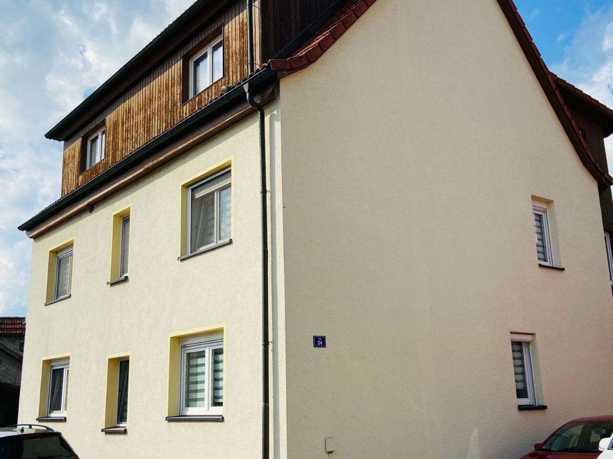 Apartment Emil Im Eg Mit Garten In Зул Екстериор снимка