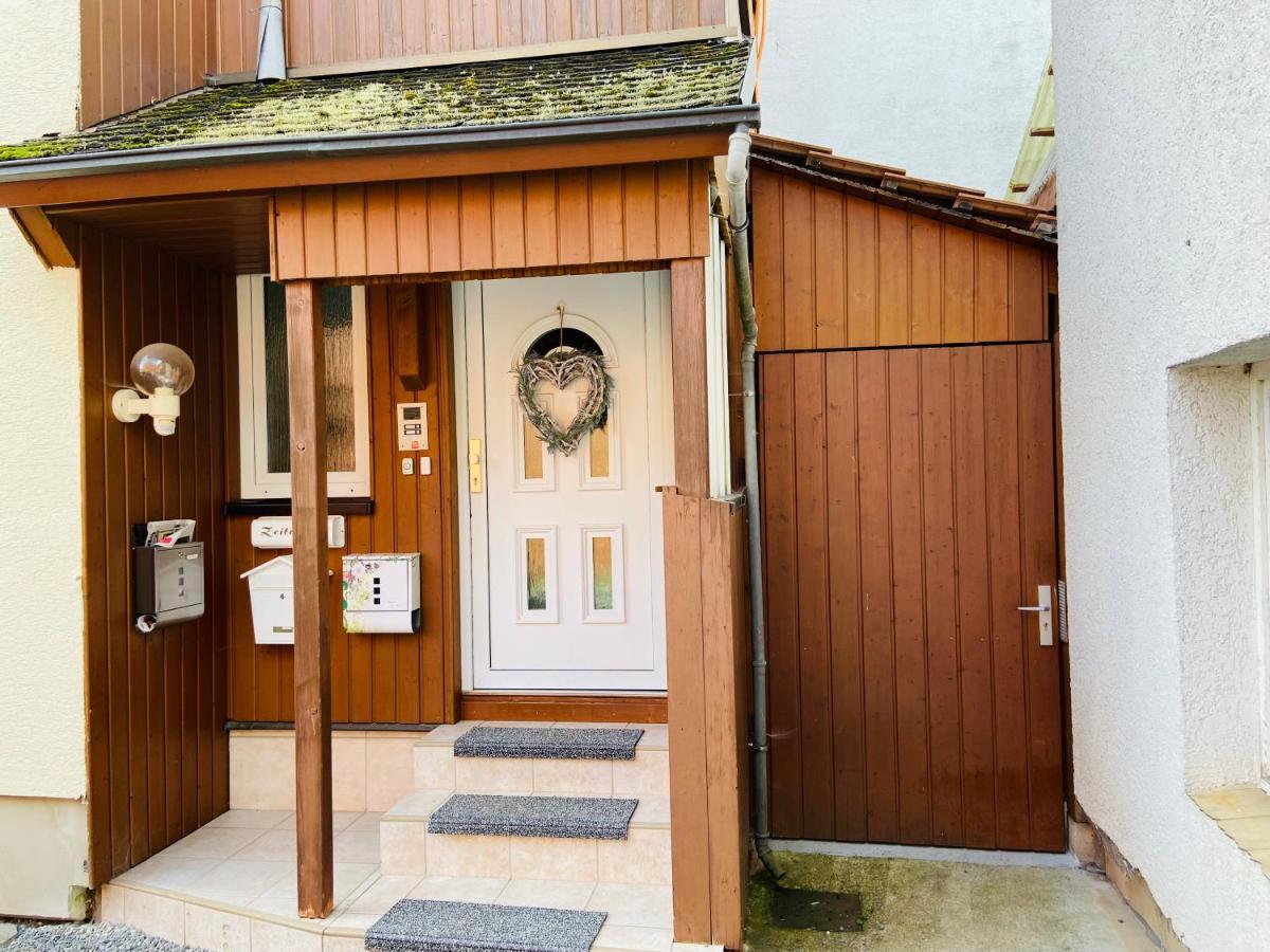 Apartment Emil Im Eg Mit Garten In Зул Екстериор снимка